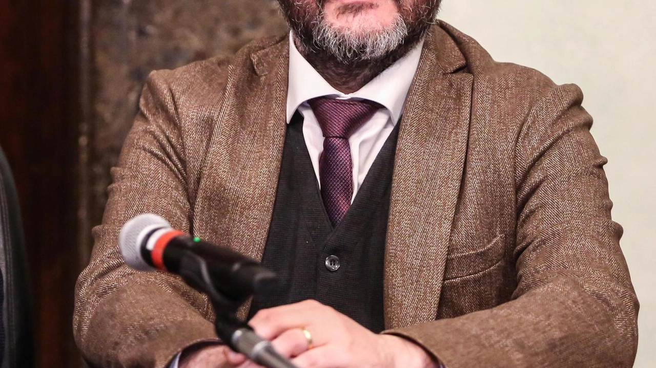 Thomas De Luca (M5S), ternano, 36 anni. Specializzato in grafica e comunicazione, è un imprenditore agricolo Thomas De Luca (M5S), ternano, 36 anni. Specializzato in grafica e comunicazione, è un imprenditore agricolo