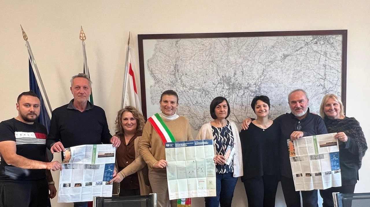 La presentazione delle installazioni e del progetto Liberation Route Monsummano con il sindaco e gli. assessori La presentazione delle installazioni e del progetto Liberation Route Monsummano con il sindaco e gli. assessori