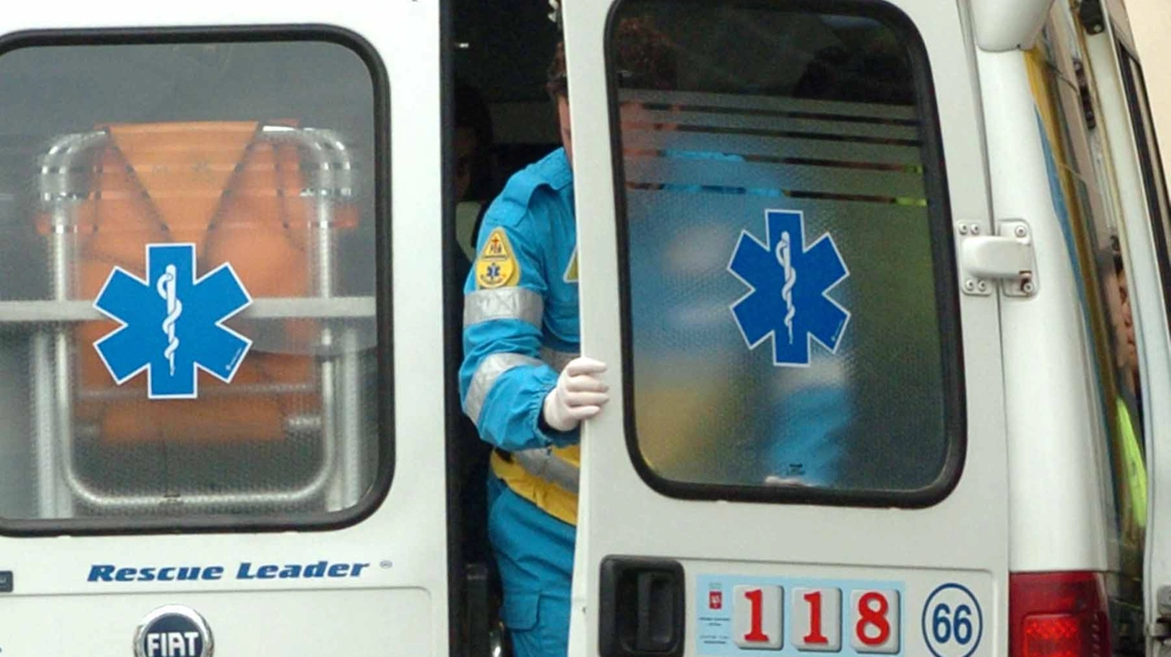 Sul posto sono intervenuti i soccorsi del 118 (Foto di repertorio) Sul posto sono intervenuti i soccorsi del 118 (Foto di repertorio)