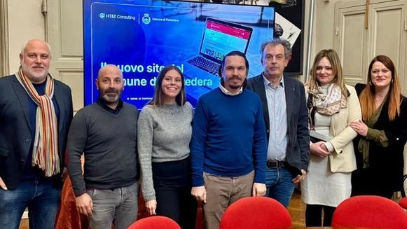 Lo staff del Comune di Pontedera che ha rinnovato il sito web ufficiale dell’amministrazione Lo staff del Comune di Pontedera che ha rinnovato il sito web ufficiale dell’amministrazione
