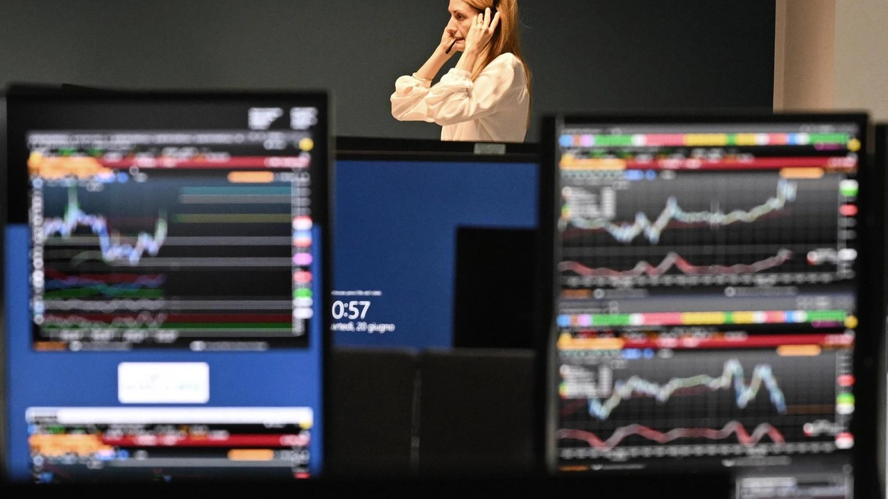 A Piazza Affari bene lusso e banche. Spread Btp-Bund a 79 punti