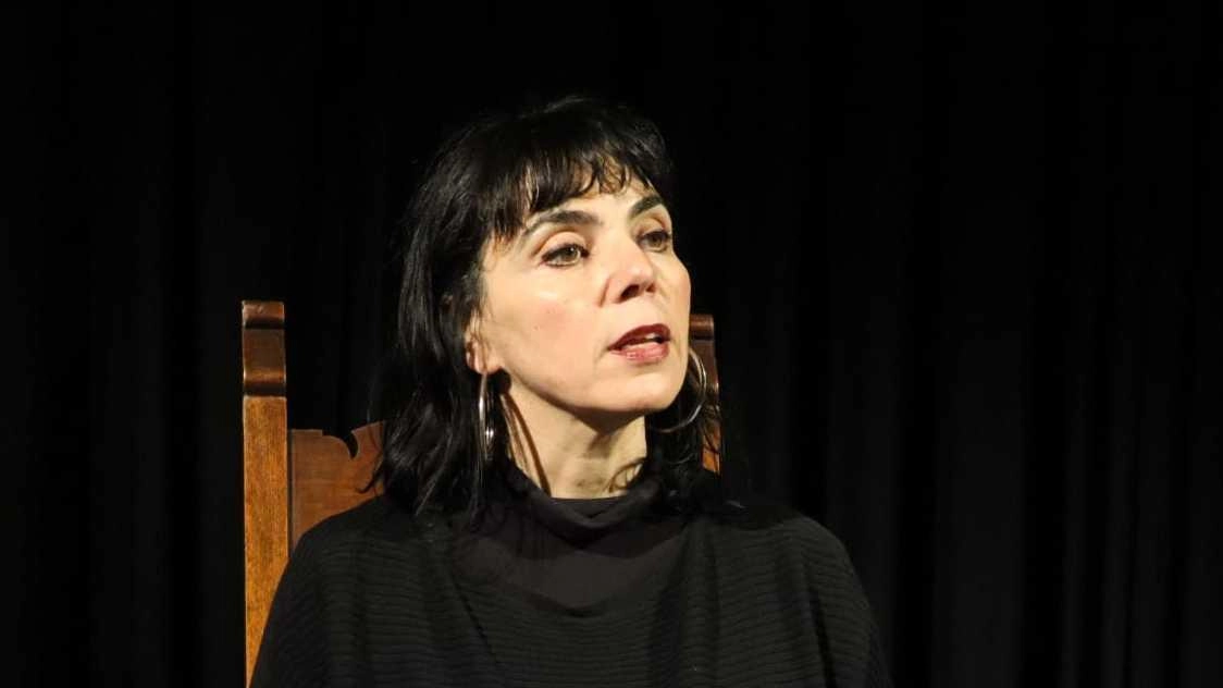 L’attrice di Oranona teatro, Simona Lazzerrini, leggerà la prima novella di domani sera: un appuntamento davvero imperdibile L’attrice di Oranona teatro, Simona Lazzerrini, leggerà la prima novella di domani sera: un appuntamento davvero imperdibile