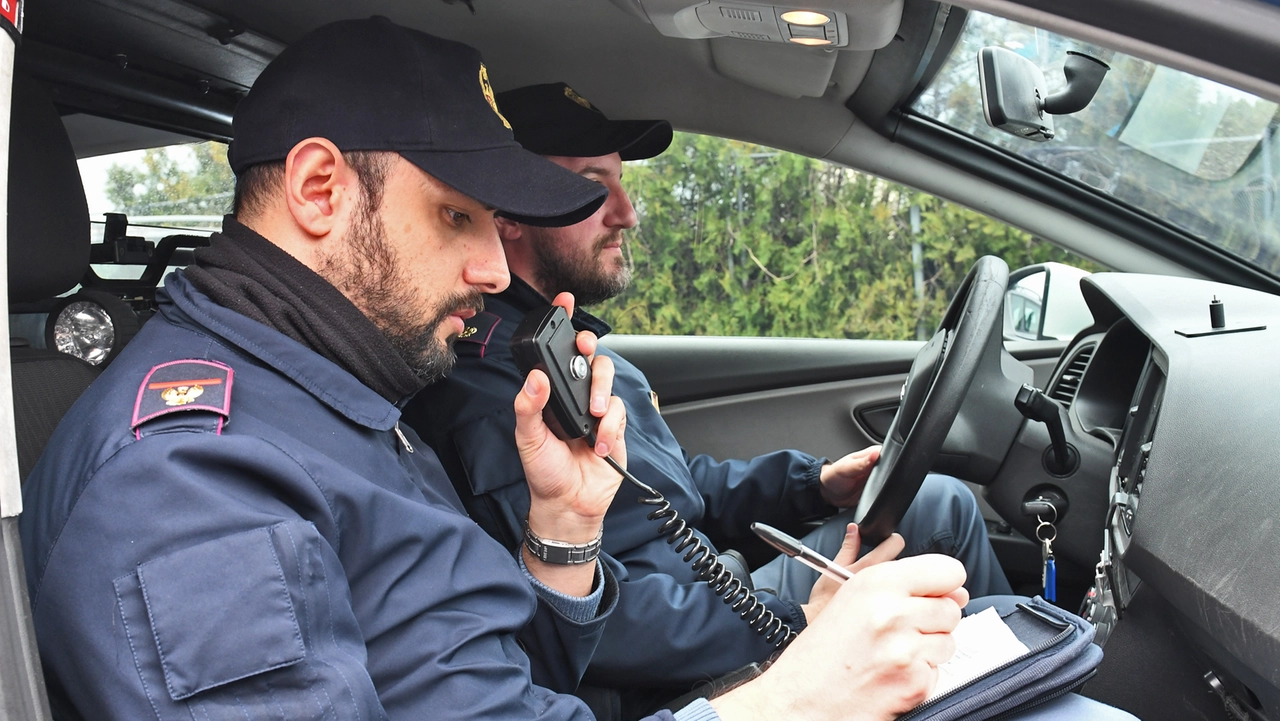 Gli agenti del Commissariato hanno arrestato due degli aggressori (foto di archivio)