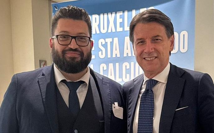 https://www.lanazione.it/image-service/view/acePublic/alias/contentid/NjgxOWMyNTEtNmYwZC00/0/loconsole-candidato-m5s-una-toscana-piu-giusta.jpeg?f=1.90:1&w=1200