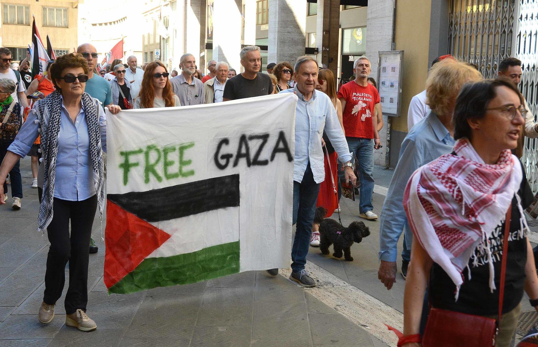 in piazza per salvare gaza basta con il genocidio 