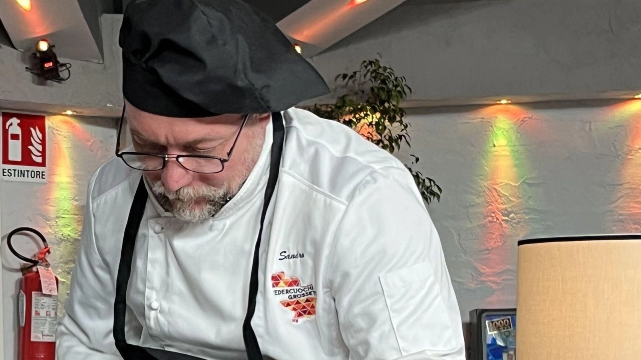 Lo chef Sandro Signori sarà il docente del corso organizzato da Confesercenti per imparare a fare i tortelli Lo chef Sandro Signori sarà il docente del corso organizzato da Confesercenti per imparare a fare i tortelli