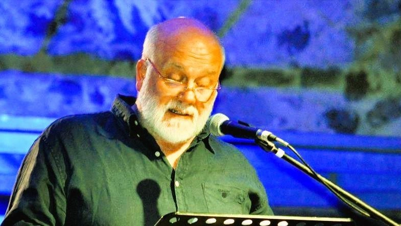 Roberto Alinghieri sarà. voce narrante dello spettacolo ’A forza di essere vento’ Roberto Alinghieri sarà. voce narrante dello spettacolo ’A forza di essere vento’