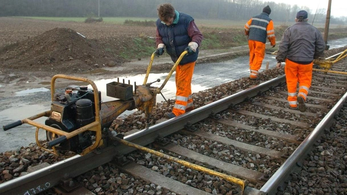 I lavori riguarderanno la realizzazione delle barriere antirumore, con la posa dei pannelli fonoassorbenti e i sostegni (Foto di repertorio) I lavori riguarderanno la realizzazione delle barriere antirumore, con la posa dei pannelli fonoassorbenti e i sostegni (Foto di repertorio)