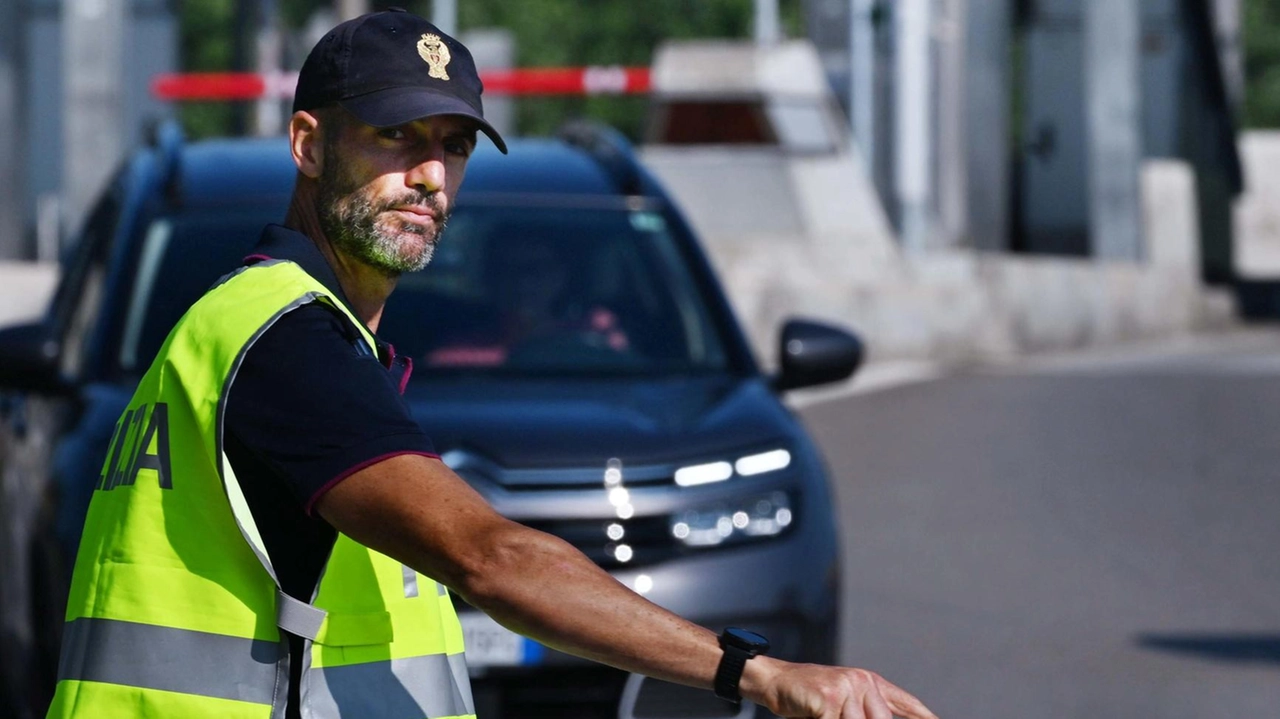 In un fine settimana, in totale, la polizia stradale ha fermato 29 automobilisti In un fine settimana, in totale, la polizia stradale ha fermato 29 automobilisti