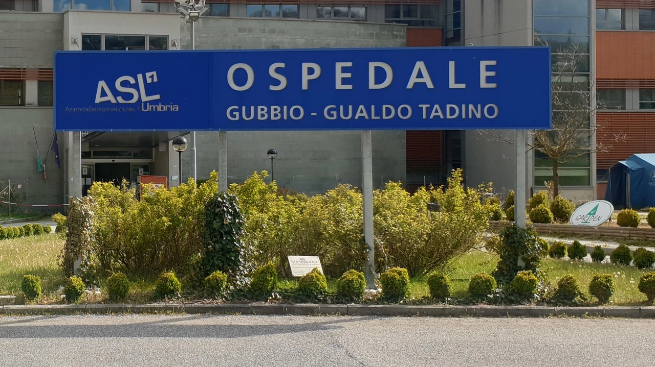 GUBBIO – Cantieri all’ospedale di Branca. Sono infatti cominciati i lavori di ammodernamento e revisione dei percorsi del Pronto Soccorso... GUBBIO – Cantieri all’ospedale di Branca. Sono infatti cominciati i lavori di ammodernamento e revisione dei percorsi del Pronto Soccorso...