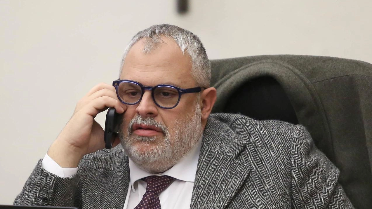 L'assessore regionale Michele Fioroni denuncia insulti per il suo aspetto fisico sui social dopo un post su Instagram. Invita al rispetto e alla prudenza nell'offendere online. L'assessore regionale Michele Fioroni denuncia insulti per il suo aspetto fisico sui social dopo un post su Instagram. Invita al rispetto e alla prudenza nell'offendere online.