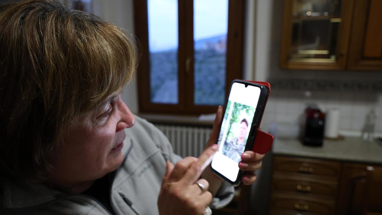La mamma del giovane ucraino morto nella guerra con la Russia La mamma del giovane ucraino morto nella guerra con la Russia