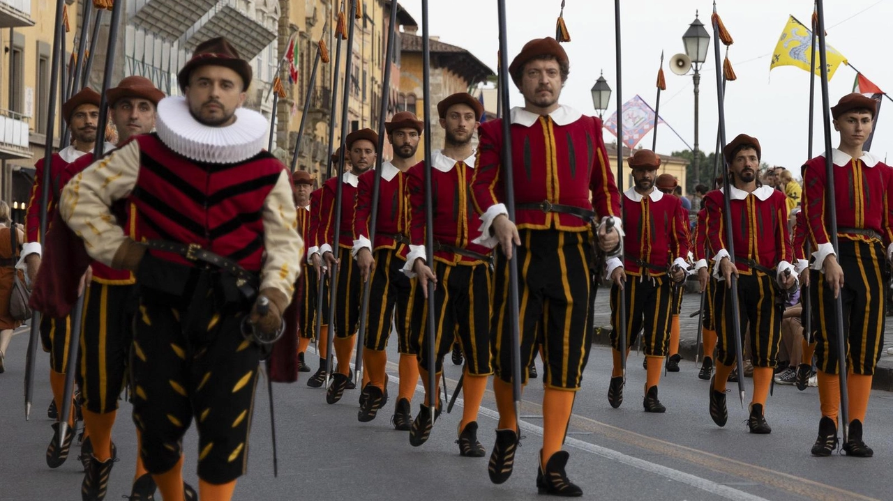 Un momento del corteo storico Un momento del corteo storico