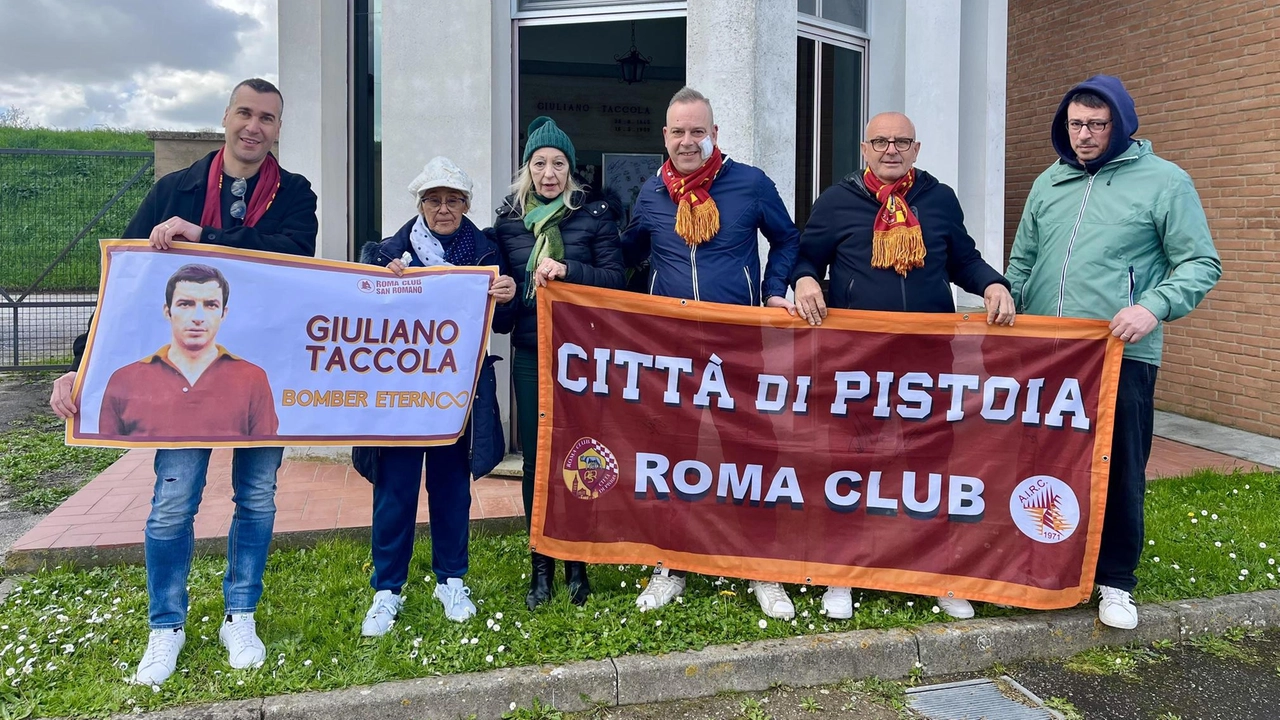 I rappresentanti del Roma Club San Romano e del Roma Club Città di Pistoia hanno reso omaggio a Giuliano Taccola