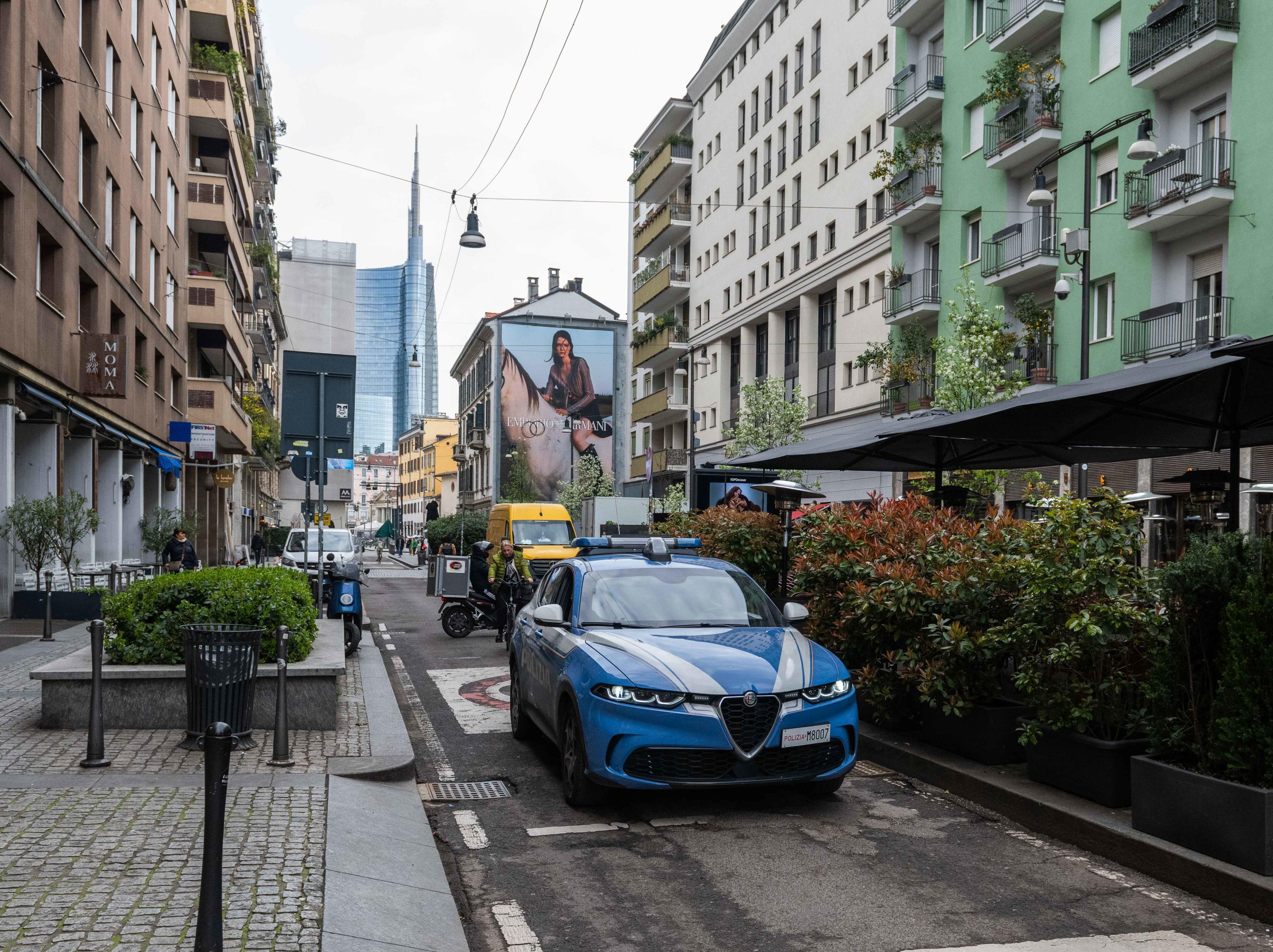 https://www.lanazione.it/image-service/view/acePublic/alias/contentid/NjhlOGEzMWItZGViMS00/0/sparatoria-corso-garibaldi-104.jpeg