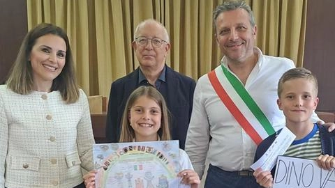 Da sinistra gli assessori Fanella e Rusconi, Lorenzo Marcori, il sindaco Giannoni e Margherita Marchetti Da sinistra gli assessori Fanella e Rusconi, Lorenzo Marcori, il sindaco Giannoni e Margherita Marchetti