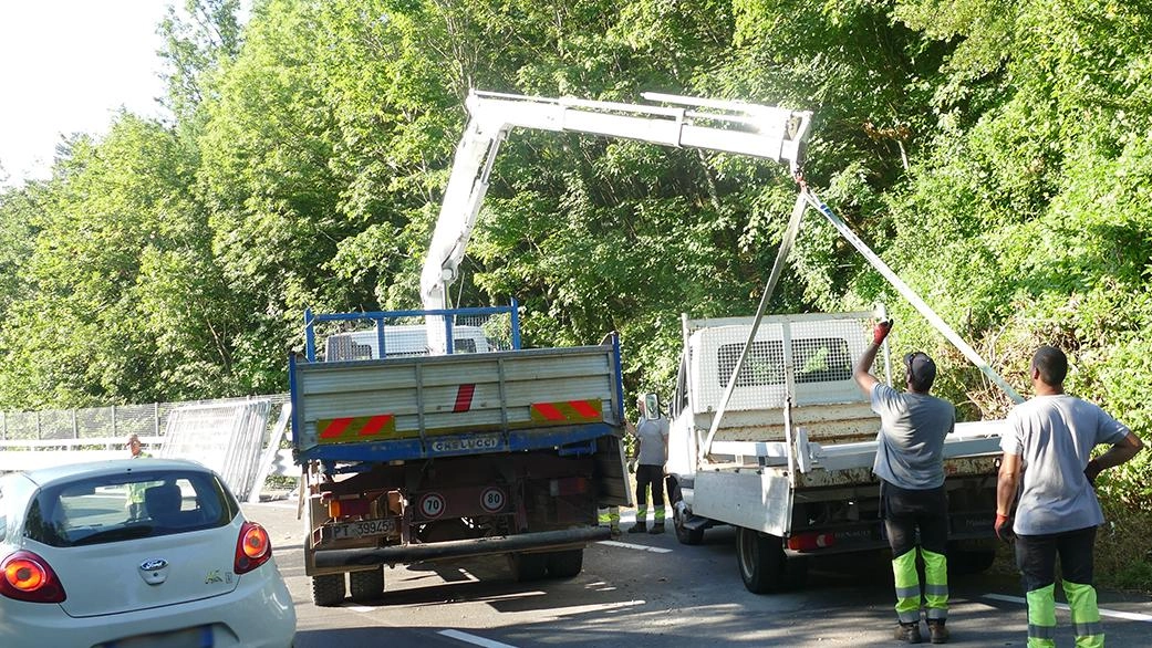 Alcuni scatti delle operazioni di riapertura del ponte (fotoservizio Nannini) Alcuni scatti delle operazioni di riapertura del ponte (fotoservizio Nannini)