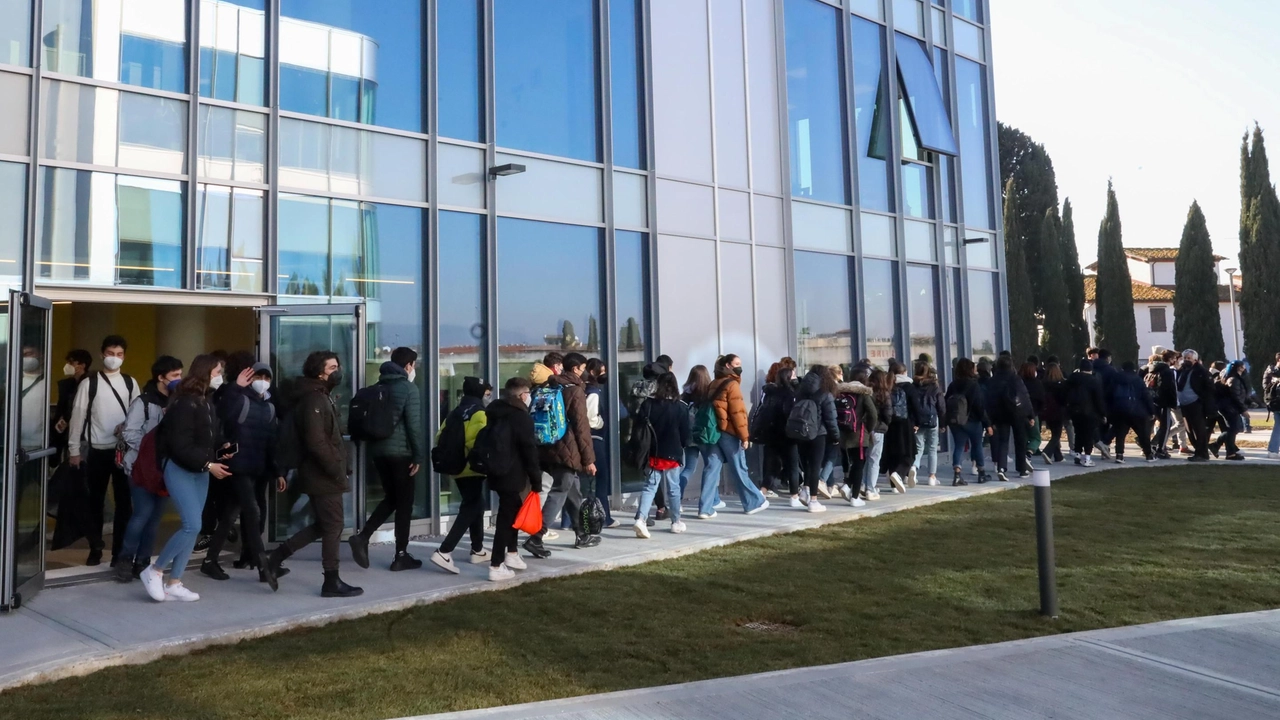La nuova sede del liceo. Agnoletti di Sesto: qui. sarà allestito un prefabbricato per ospitare gli studenti della succursale di Campi