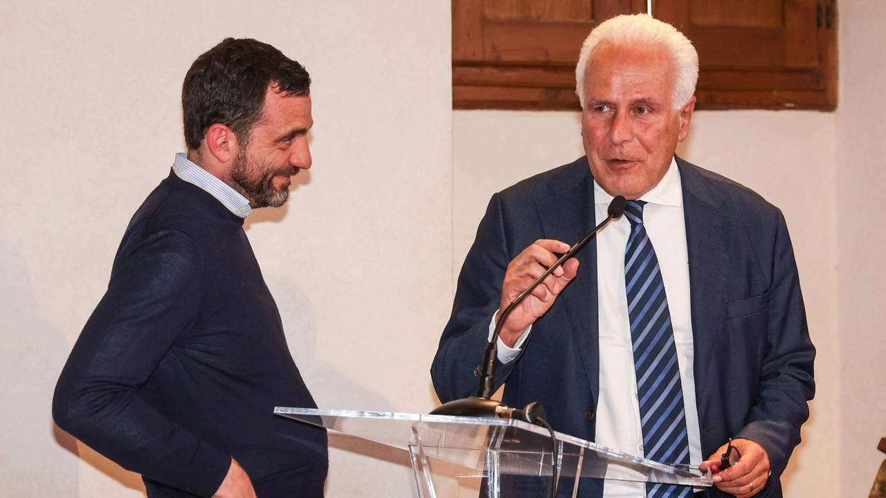 Il presidente regionale Eugenio Giani con il sindaco di Pistoia Alessandro Tomasi, candidati in pectore per la Regione Il presidente regionale Eugenio Giani con il sindaco di Pistoia Alessandro Tomasi, candidati in pectore per la Regione