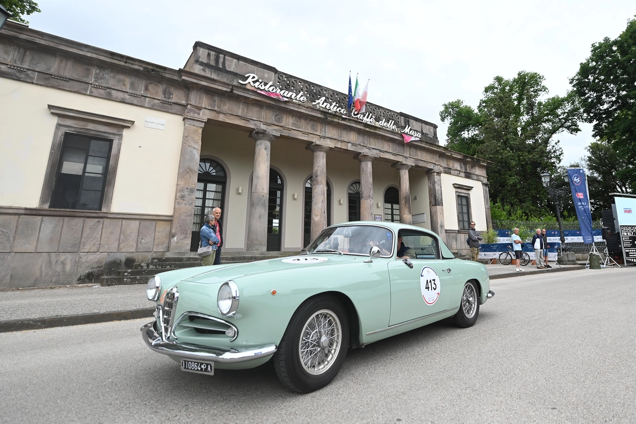 Mille Miglia, il passaggio da Lucca (Alcide)