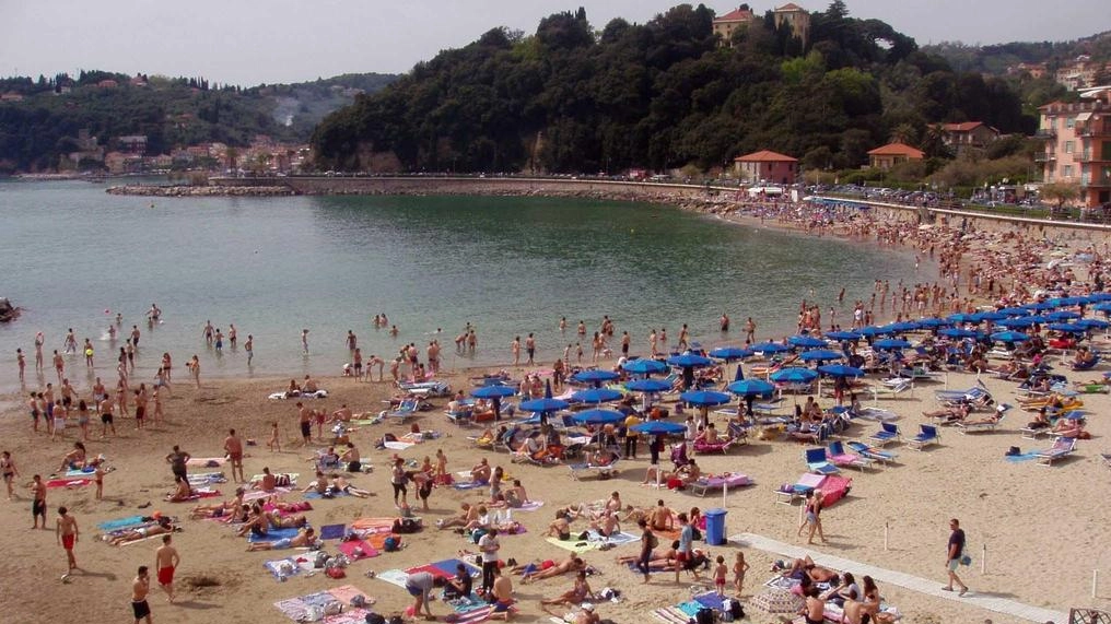 La spiaggia della Venere Azzurra (. foto di repertorio La spiaggia della Venere Azzurra (. foto di repertorio