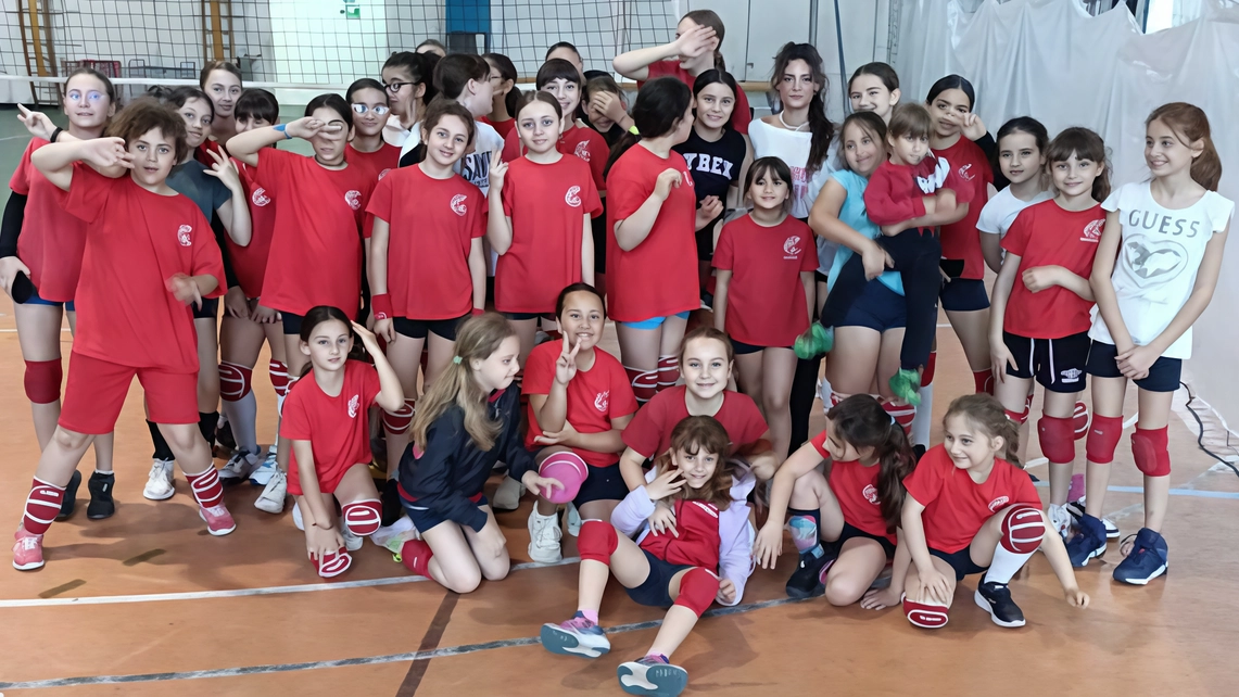 Un pomeriggio di scambio e confronto tra Melissa Tesi e le giovani atlete della polisportiva La Perla di Montecalvoli. Un pomeriggio di scambio e confronto tra Melissa Tesi e le giovani atlete della polisportiva La Perla di Montecalvoli.