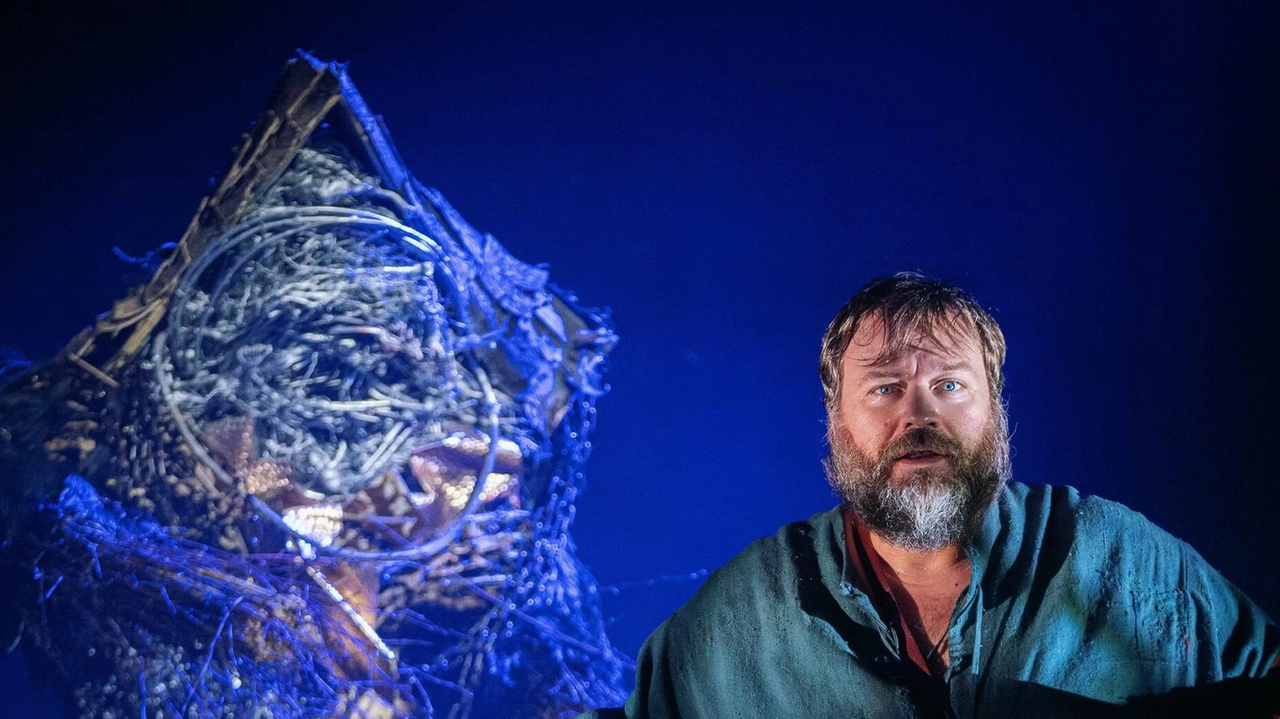 Stefano Fresi porta sul palco la sua versatilità in "Dioggene", spettacolo diviso in tre parti al Teatro della Filarmonica e al Teatro Concordia. Un monologo coinvolgente e ricco di sfumature, da non perdere. Stefano Fresi porta sul palco la sua versatilità in "Dioggene", spettacolo diviso in tre parti al Teatro della Filarmonica e al Teatro Concordia. Un monologo coinvolgente e ricco di sfumature, da non perdere.