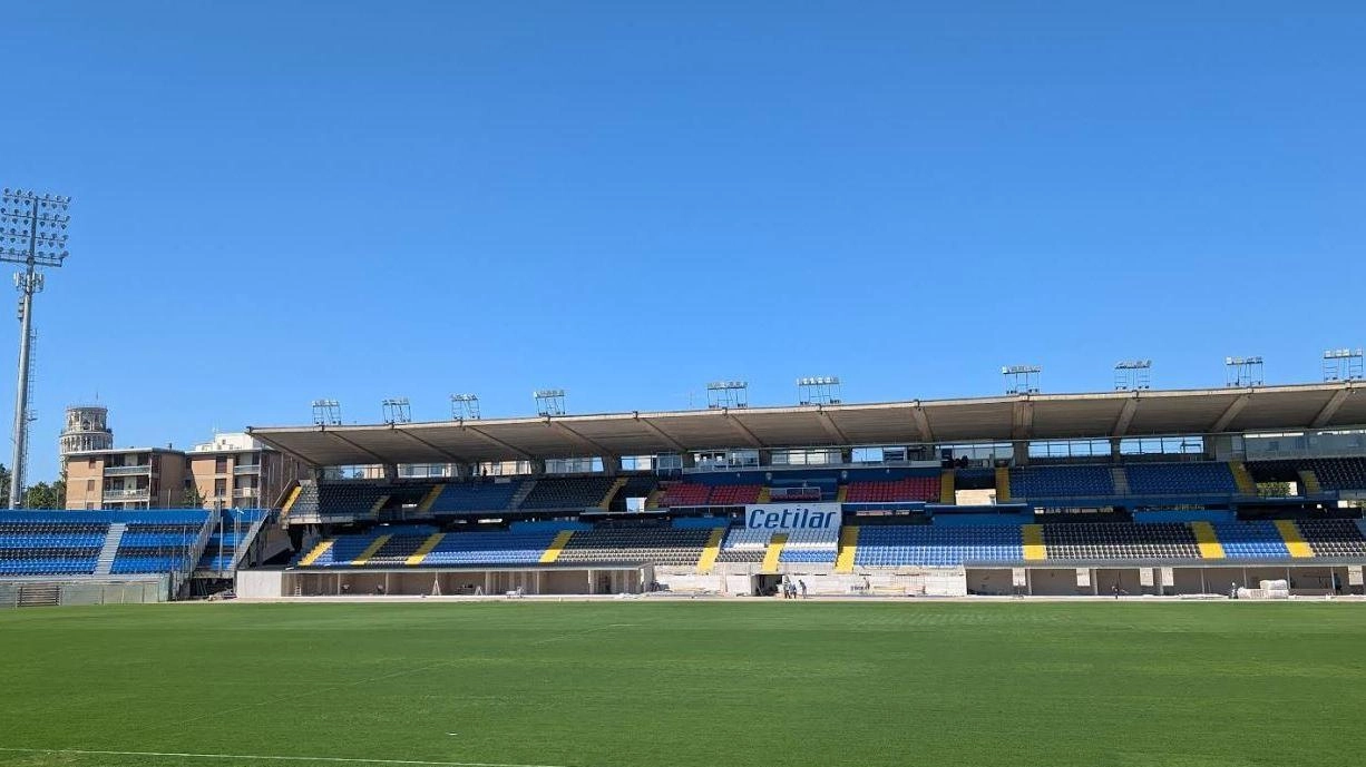 Alcuni momenti del sopralluogo di ieri all’Arena Garibaldi, tuttora sotto i ferri Alcuni momenti del sopralluogo di ieri all’Arena Garibaldi, tuttora sotto i ferri