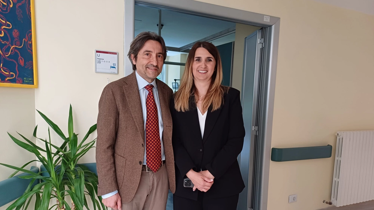 Innocenti e Scala davanti al centro di riabilitazione pneumologica Innocenti e Scala davanti al centro di riabilitazione pneumologica