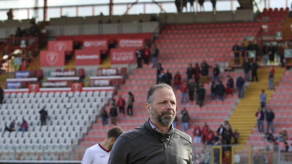 La società di calcio A.C. Perugia annuncia il ritorno del vecchio sponsor Fortinfissi sulle maglie biancorosse per la stagione 2024/2025. L'azienda umbra è rinomata per la produzione di serramenti in PVC ed alluminio. Il presidente Santopadre si dichiara entusiasta di questa partnership che unisce qualità e eccellenza. Possibile ritorno anche di Central Energy come sponsor. La società di calcio A.C. Perugia annuncia il ritorno del vecchio sponsor Fortinfissi sulle maglie biancorosse per la stagione 2024/2025. L'azienda umbra è rinomata per la produzione di serramenti in PVC ed alluminio. Il presidente Santopadre si dichiara entusiasta di questa partnership che unisce qualità e eccellenza. Possibile ritorno anche di Central Energy come sponsor.