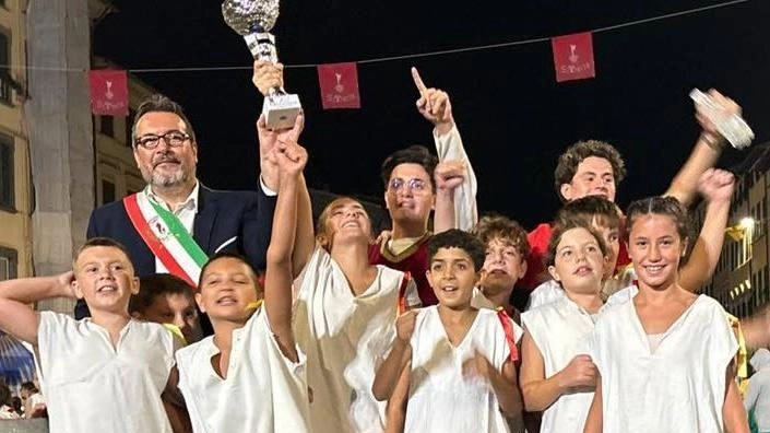 Si è svolta la prima edizione della Giostra ‘Ludus Juvenum’ nella quale si è imposta la squadra Juvenus Rione Ferraia Domenica alle 15 il corteggio alle 17 inizierà la disputa degli arcieri Si è svolta la prima edizione della Giostra ‘Ludus Juvenum’ nella quale si è imposta la squadra Juvenus Rione Ferraia Domenica alle 15 il corteggio alle 17 inizierà la disputa degli arcieri