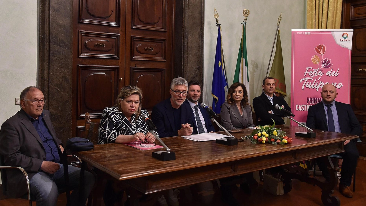 L’illustrazione del programma: le parate dei carri allegorici sono previste. il 25 e 27 aprile, nel pomeriggio, e il 3 maggio, in serata a cominciare dalle 21