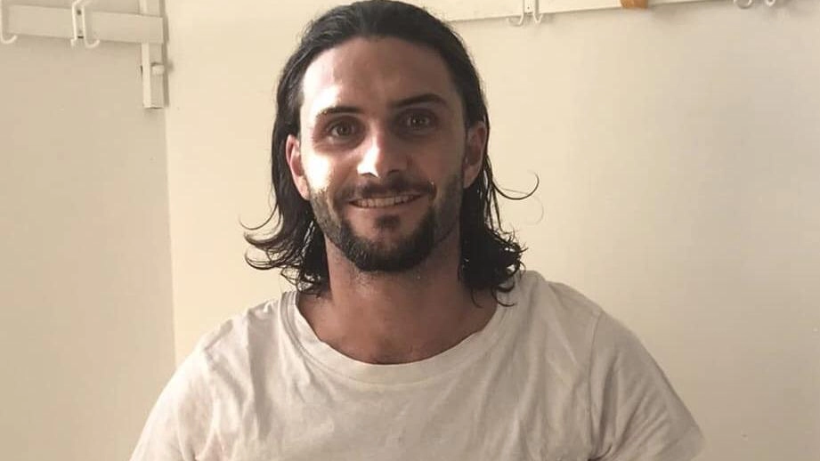 Aurelio Falorni. , attaccante viareggino del Pietrasanta che «l’ha buttata dentro»