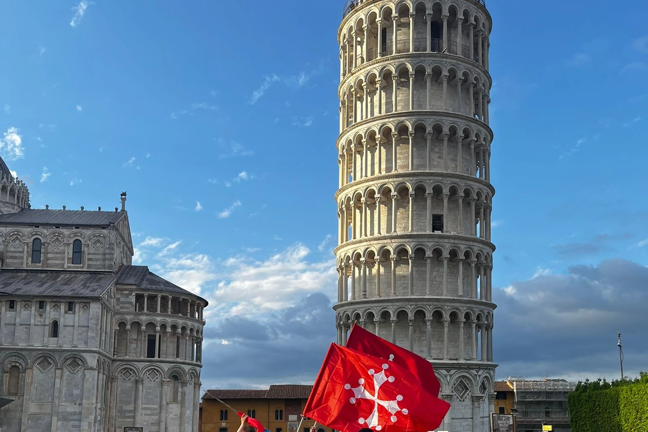 Grande festa sotto la Torre