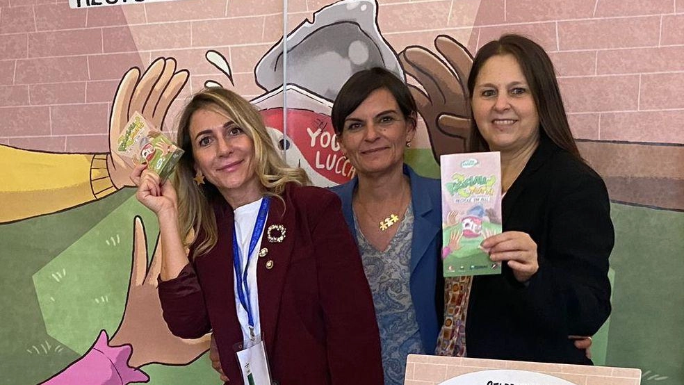Le assessore Cristina Consani e Simona Testaferrata con la presidente di Sistema Ambiente, Sandra Bianchi Le assessore Cristina Consani e Simona Testaferrata con la presidente di Sistema Ambiente, Sandra Bianchi