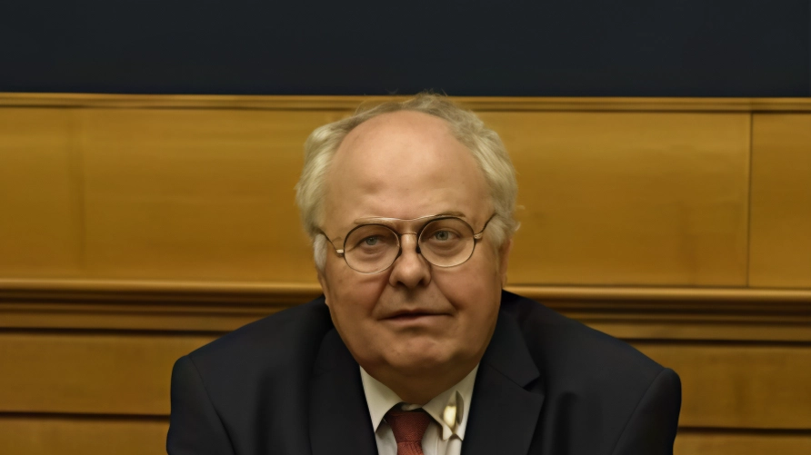 Giuliano Mignini invita a chiudere la vicenda di Meredith Kercher, esprimendo perplessità sulla serie su Amanda Knox e sottolineando il dolore di Perugia. Giuliano Mignini invita a chiudere la vicenda di Meredith Kercher, esprimendo perplessità sulla serie su Amanda Knox e sottolineando il dolore di Perugia.