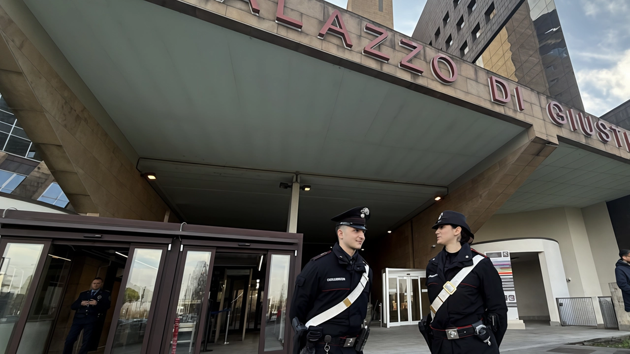 La sentenza del tribunale, sezione lavoro, ha dato ragione al dipendente licenziato da una catena di arredamento La sentenza del tribunale, sezione lavoro, ha dato ragione al dipendente licenziato da una catena di arredamento