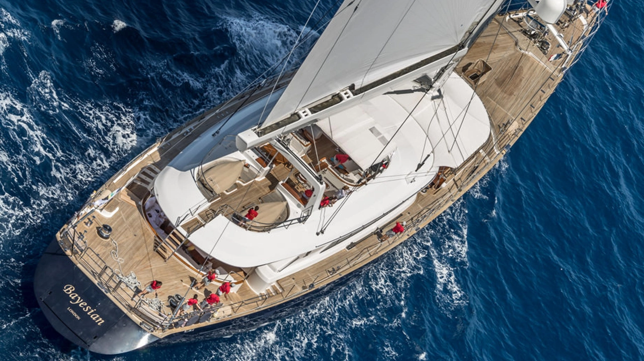 Un modello della Bayesian di Perini Navi, come la barca a vela affondata nel palermitano (foto Ansa) Un modello della Bayesian di Perini Navi, come la barca a vela affondata nel palermitano (foto Ansa)