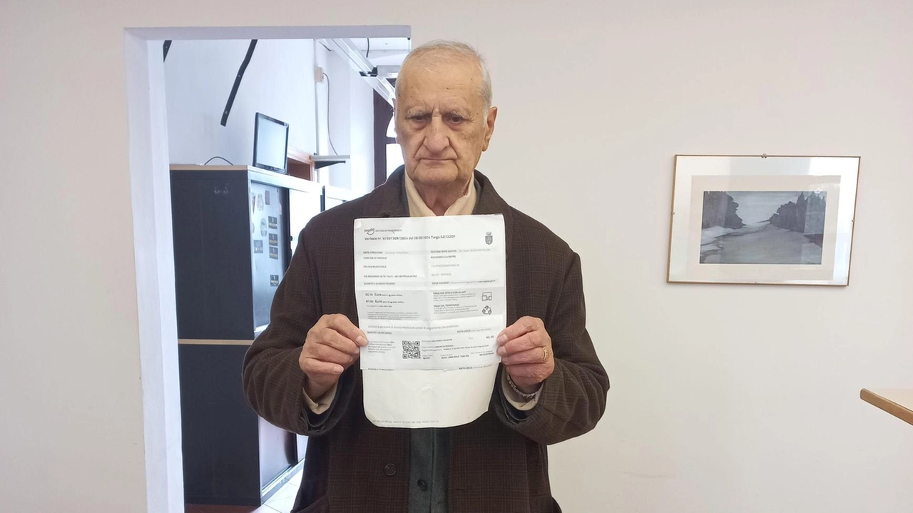 Il signor Giuseppe Bolognesi è incappato in una sanzione amministrativa. Deve pagare una multa alla Municipale di 62,10 euro... Il signor Giuseppe Bolognesi è incappato in una sanzione amministrativa. Deve pagare una multa alla Municipale di 62,10 euro...