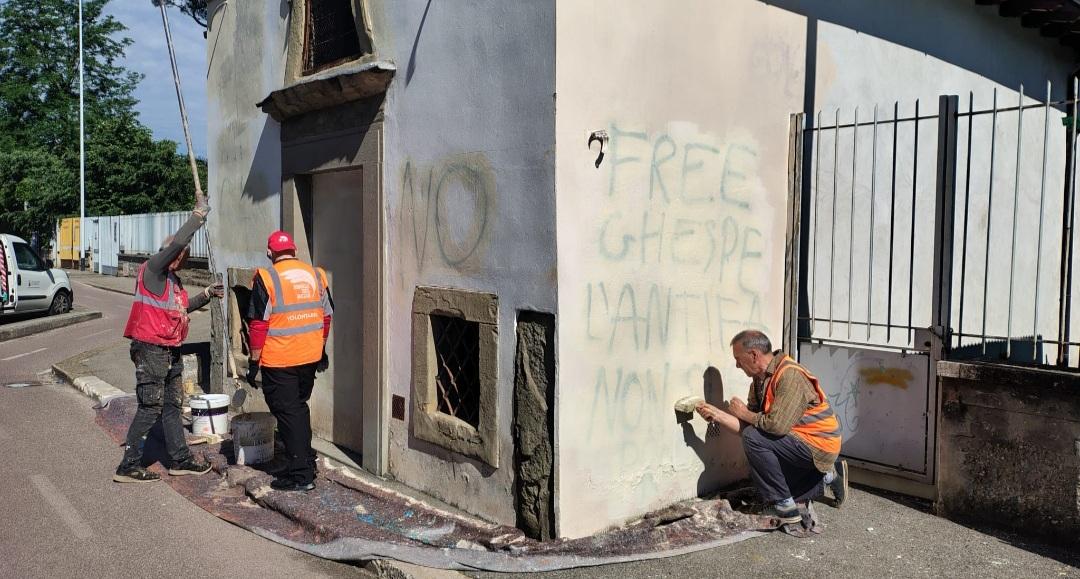 firenze angeli del bello in azione per ripulire la cappella di villa il casone da Lanazione.it firenze angeli del bello in azione per ripulire la cappella di villa il casone
