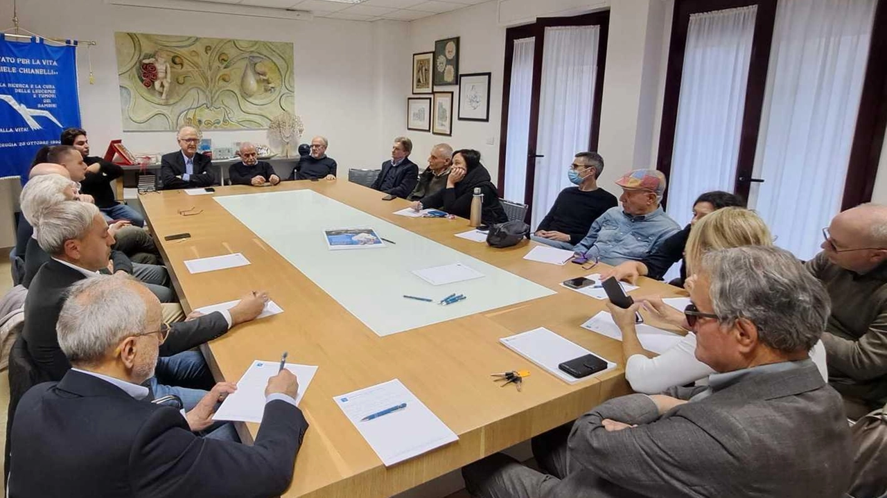 I rappresentanti riuniti al "Chianelli" chiedono impegni, investimenti e lo stop alla fuga dei medici
