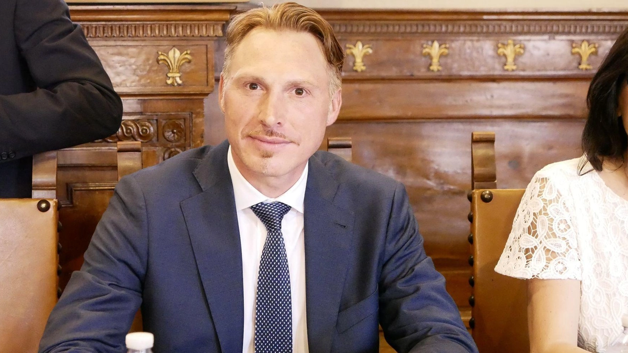 Maurizio Calussi rientra nei banchi della maggioranza in consiglio comunale Maurizio Calussi rientra nei banchi della maggioranza in consiglio comunale
