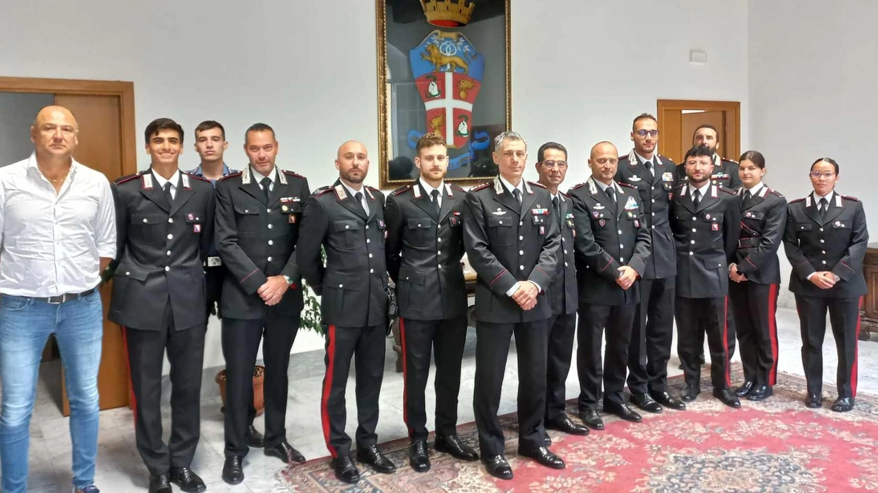 I vertici del comando provinciale dei carabinieri insieme ai nuovi militari I vertici del comando provinciale dei carabinieri insieme ai nuovi militari
