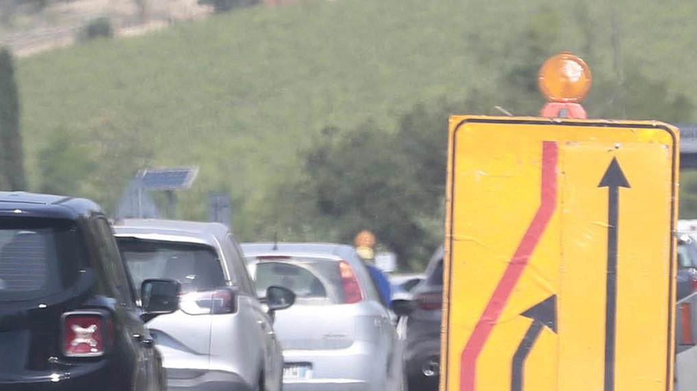 Lavori di manutenzione. per risanare i sovrappassi tra gli svincoli di Poggibonsi Nord e San Donato Lavori di manutenzione. per risanare i sovrappassi tra gli svincoli di Poggibonsi Nord e San Donato