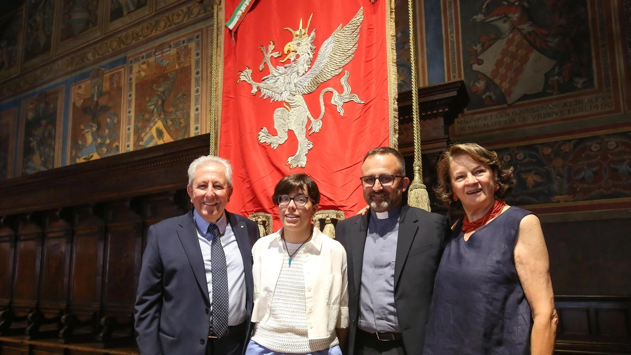 Onorificenza cittadina ad Anna Calabro, Chiara Andidero, don Marco Briziarelli e Massimo Mariani . Onorificenza cittadina ad Anna Calabro, Chiara Andidero, don Marco Briziarelli e Massimo Mariani .