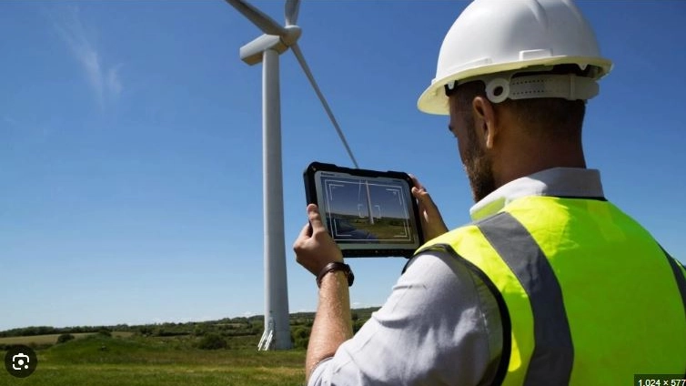 La Maremma presa di mira per la transizione energetica: numerose le proposte tra pale e pannelli fotovoltaici (foto di repertorio)