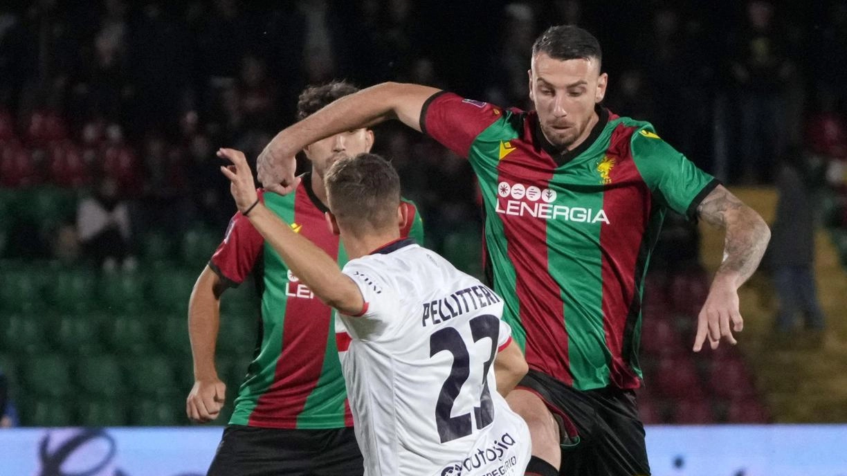 I biglietti per Ternana-Ascoli sono disponibili sul circuito VivaTicket I botteghini dello stadio saranno aperti domenica dalle ore 16 a inizio gara I biglietti per Ternana-Ascoli sono disponibili sul circuito VivaTicket I botteghini dello stadio saranno aperti domenica dalle ore 16 a inizio gara