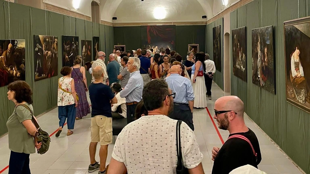 L'inaugurazione di "Universo Caravaggio" con le opere dell'artista Michele Nardiello L'inaugurazione di "Universo Caravaggio" con le opere dell'artista Michele Nardiello
