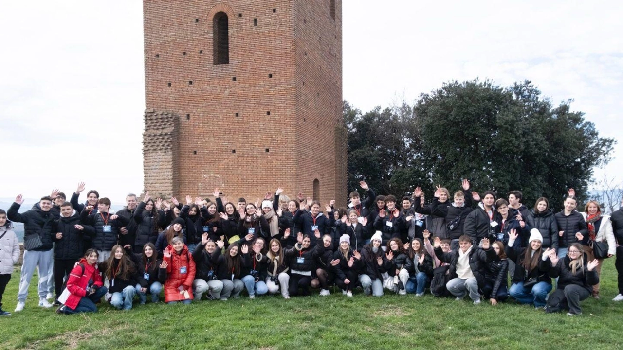 Oltre agli studenti dell’istituto di San Miniato coinvolti Forum e giovani da Grecia, Spagna ed Estonia Oltre agli studenti dell’istituto di San Miniato coinvolti Forum e giovani da Grecia, Spagna ed Estonia