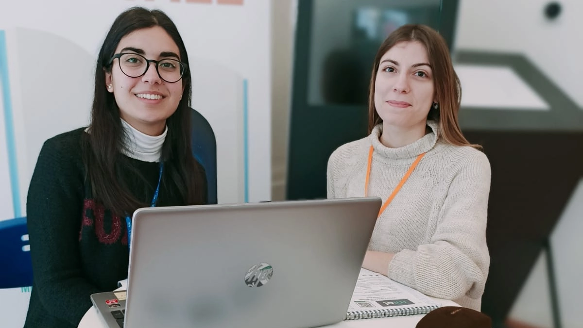 Le ragazze del servizio civile digitale Le ragazze del servizio civile digitale